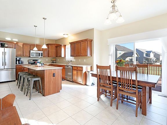 4th image of 1125 Cedar Dr