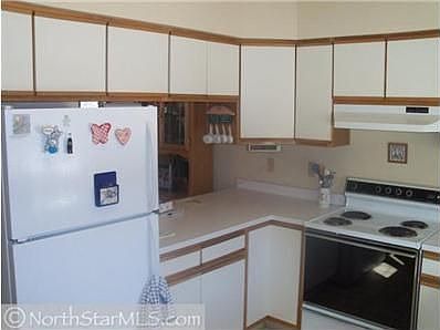 4th image of 334 W 4th St