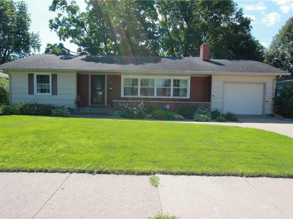 317 E Macarthur Ave, Eau Claire, WI 54701