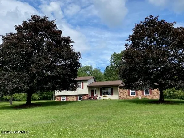 57 Deer Path Dr, Berwick, PA 18603