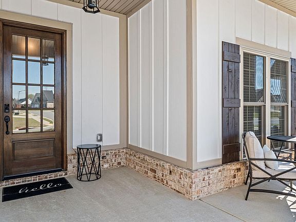 4th image of 200 Perth Ct