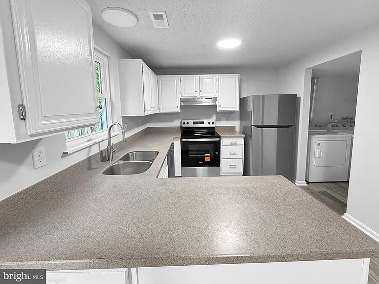 6723 Kernel Ct — Photo 3