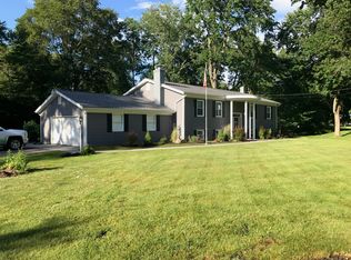 421 Portage Trl SW, Hartville, OH 44632