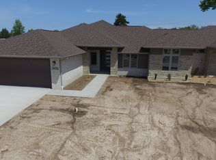 2433 E Swallow St, Springfield, MO 65804