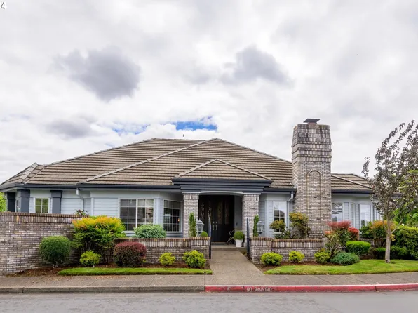 1743 Lake Shore Dr, Eugene, OR 97408