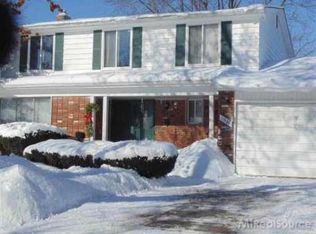 11369 Briarcliff Dr, Warren, MI 48093