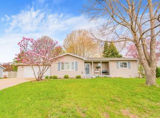 315 Meadow Ln, Poynette, WI 53955