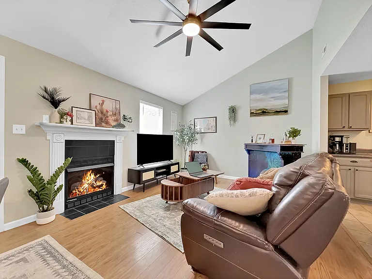 4700 Royal Prince Way — Photo 14