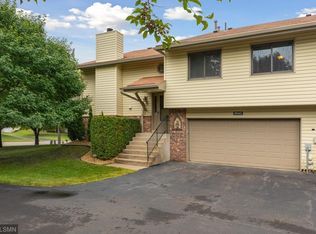 6642 Falstaff Rd, Woodbury, MN 55125