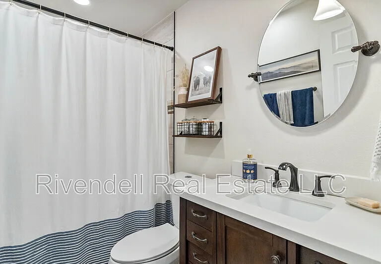 5766 W Elmhurst Dr — Photo 10