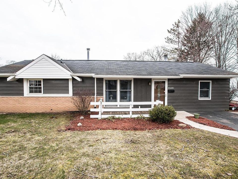 1st image of 165 Cliffbrook Dr
