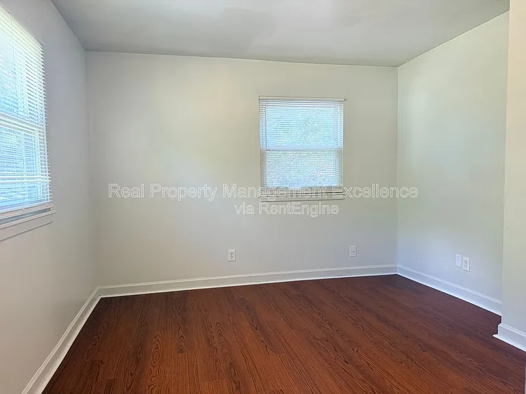419 Walton St — Photo 27