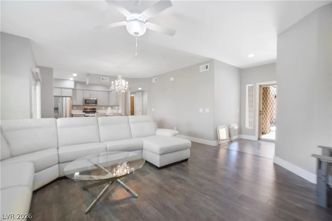 11870 Tevare Ln — Photo 3