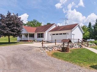 4696 E Haslett Rd, Perry, MI 48872