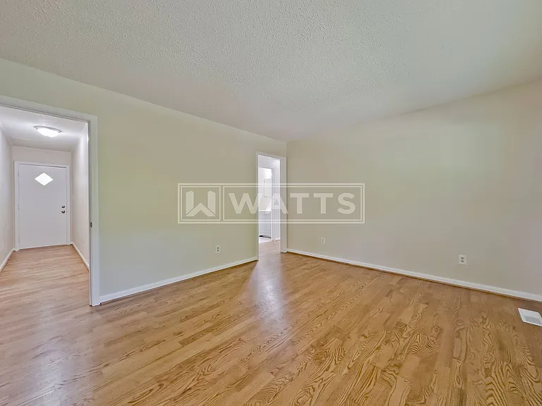 1036 Rose Hill Cir — Photo 9