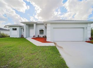 837 Appleton Ave, Lehigh Acres, FL 33972