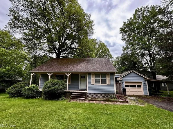 4941 Hopkins Rd, Youngstown, OH 44511