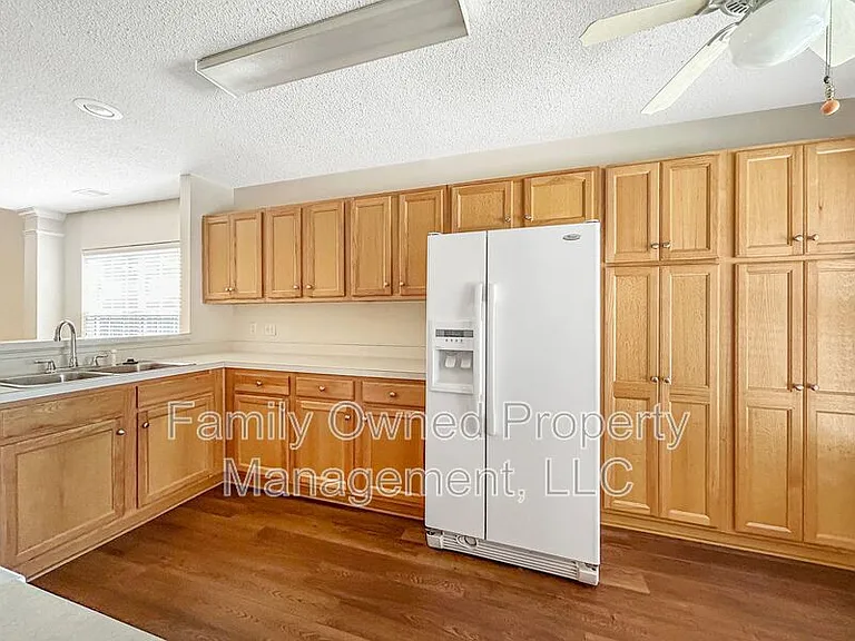 112 Stewart Pl — Photo 23