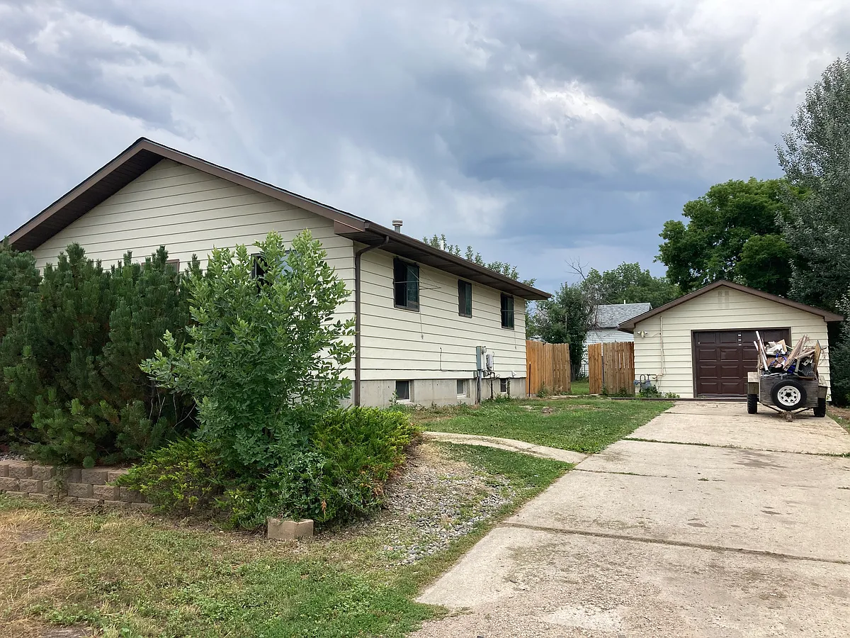 Building Photo - 534 E Burkitt St
