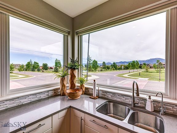 4th image of 185 Clifden Dr