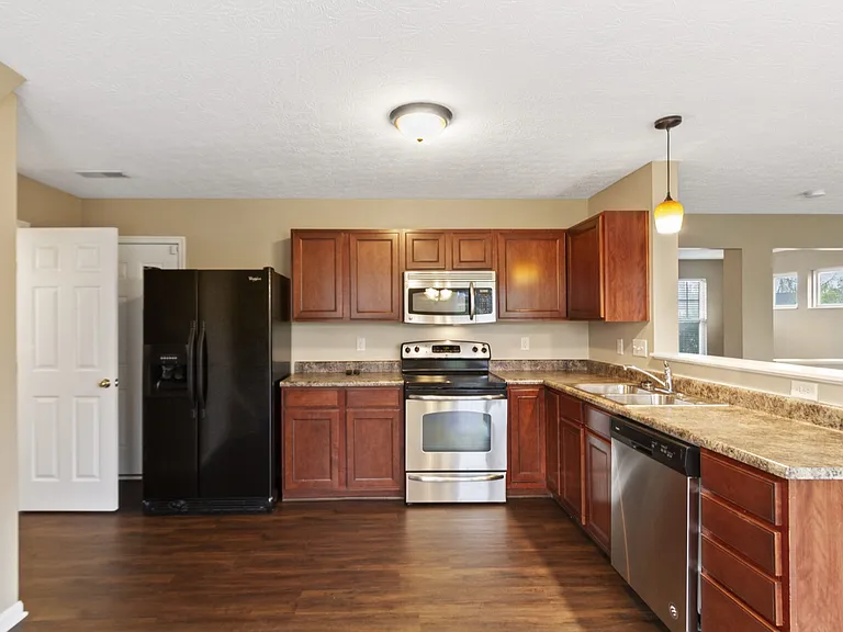 5877 Hayden Dr — Photo 2
