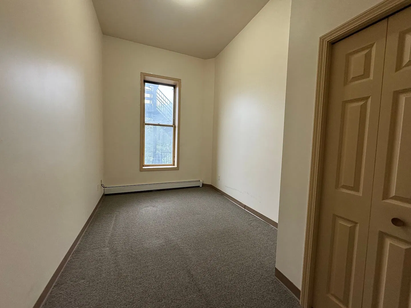 87 E Main St — Photo 4