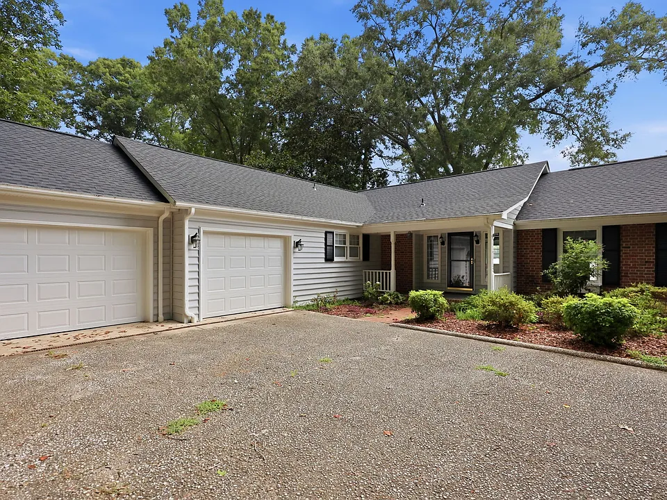 253 Lakeview Dr