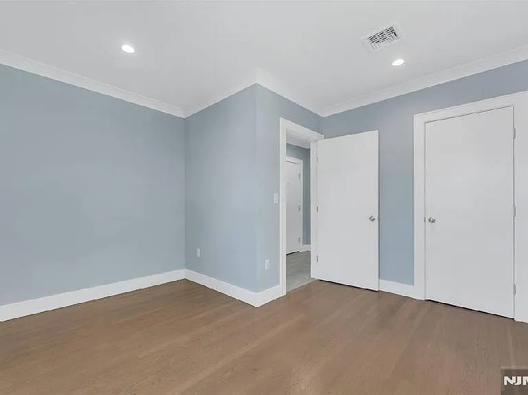 229 Columbia Ave #2 — Photo 8