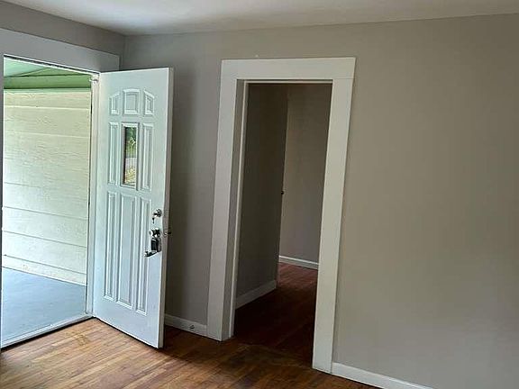 3rd image of 116 Avalon Ave