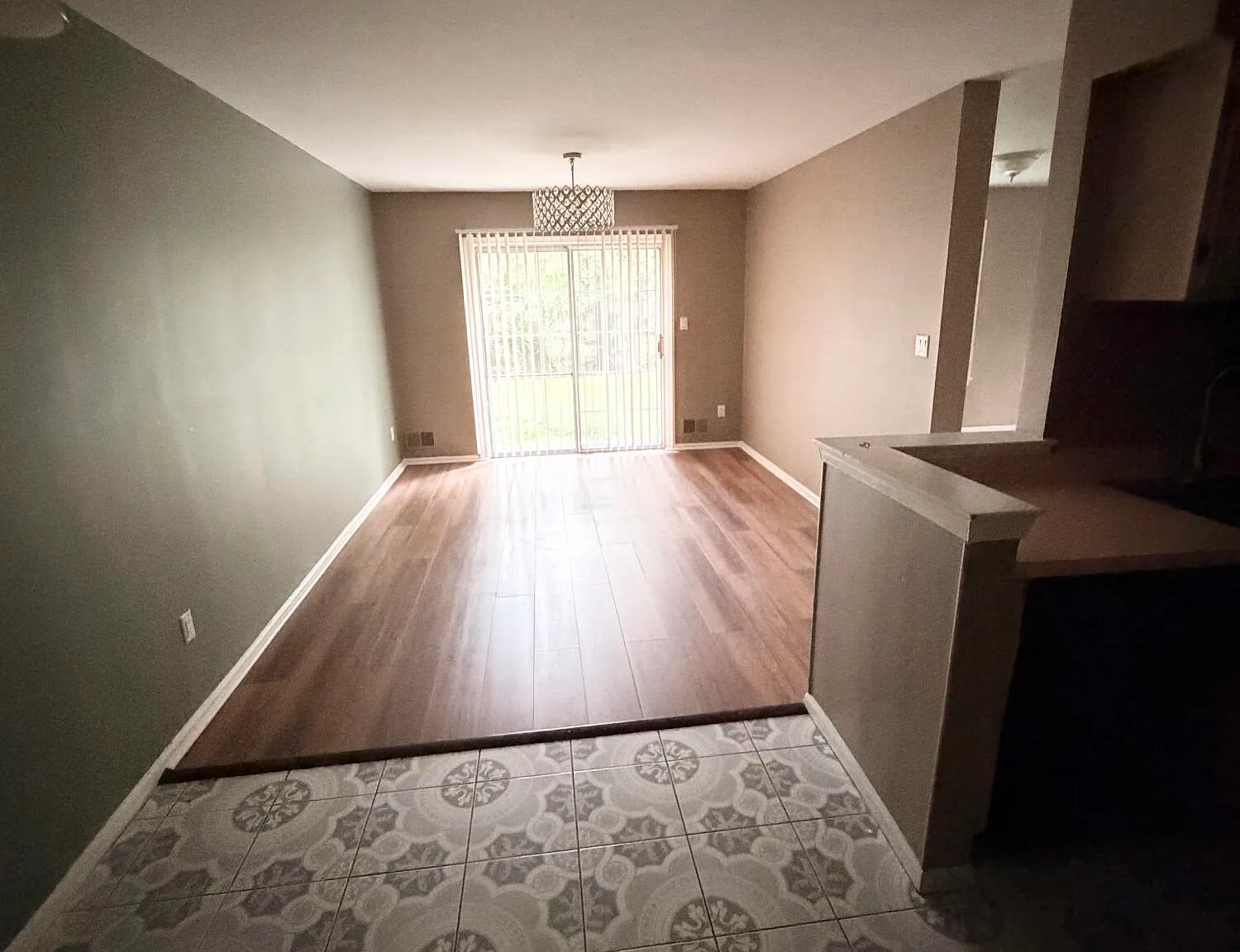 3 bed, 2.5 bath, 1642 sqft, $3,200 — Photo 4