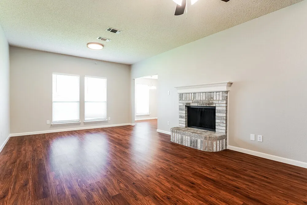 3 bed, 2.0 bath, 1502 sqft, $2,150 — Photo 4