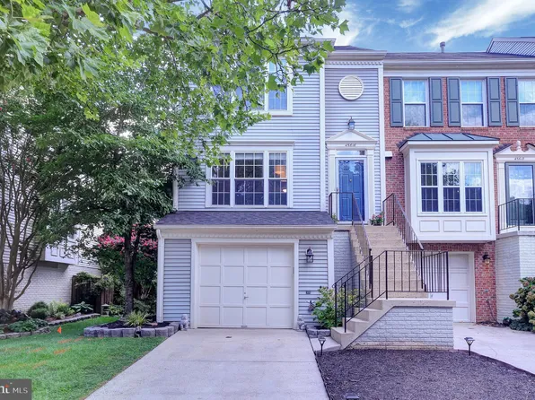 45616 Whitcomb Sq, Sterling, VA 20166