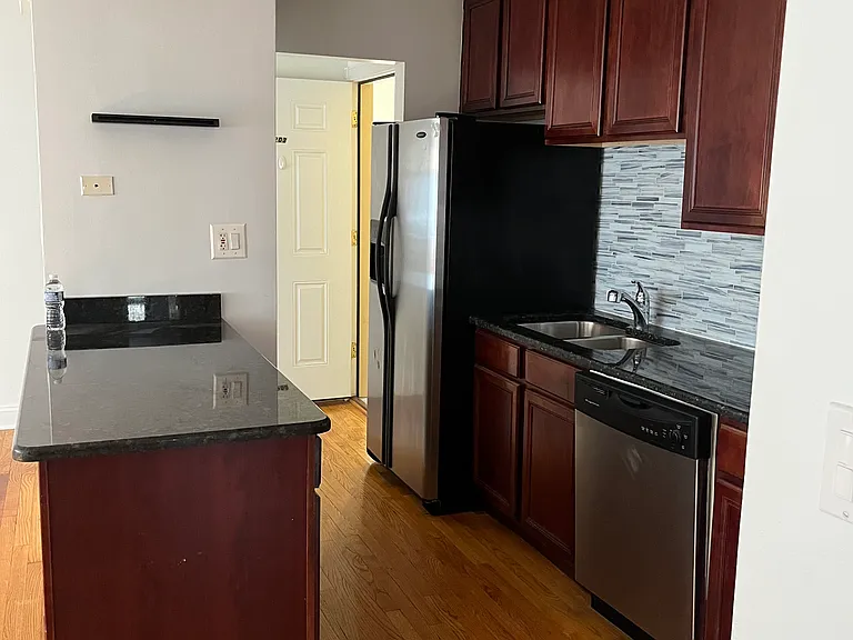 7608 N Rogers Ave #203 — Photo 13