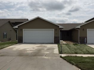 1501 W 25th St, Yankton, SD 57078