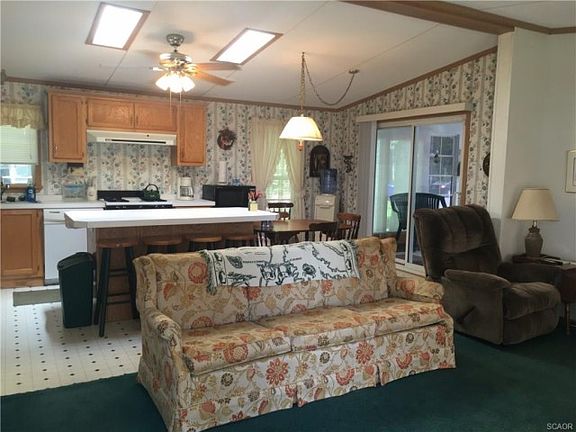 4th image of 37029 Carolina Dr