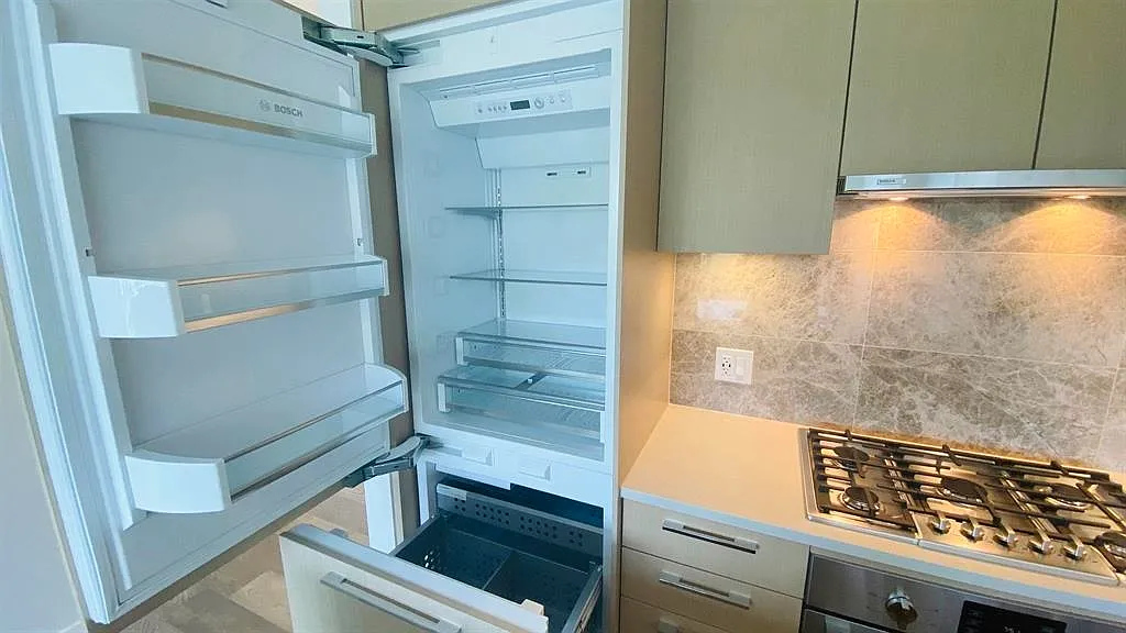3 bed, 1310 sqft, $5,000 — Photo 2