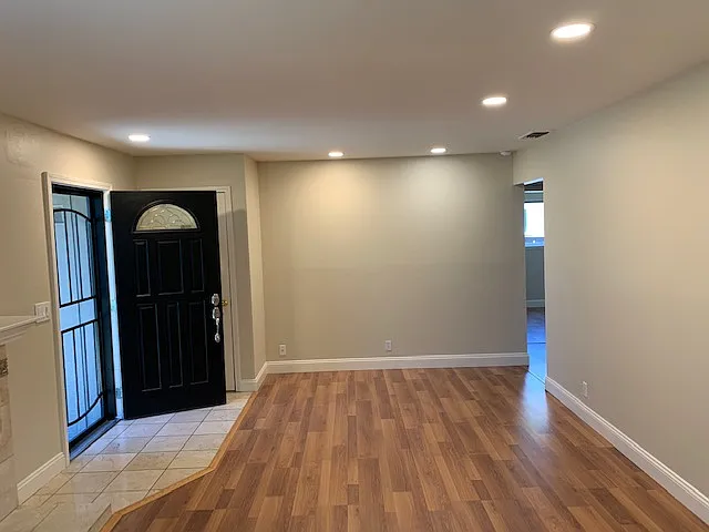1137 Apache St — Photo 2
