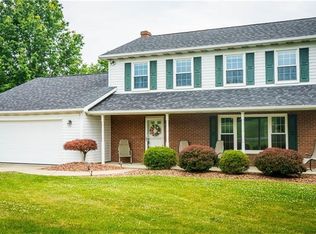 112 Charlemagne Dr, Butler, PA 16002