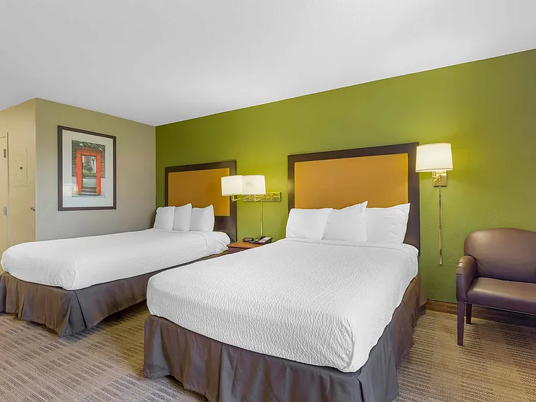 Studio Suite - 2 Full Beds