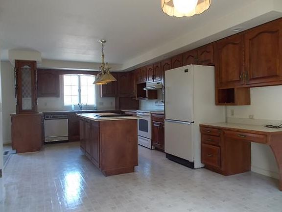 2nd image of 14 Griffin Dr