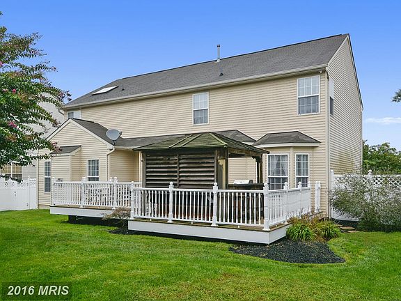 4th image of 119 N Field Way