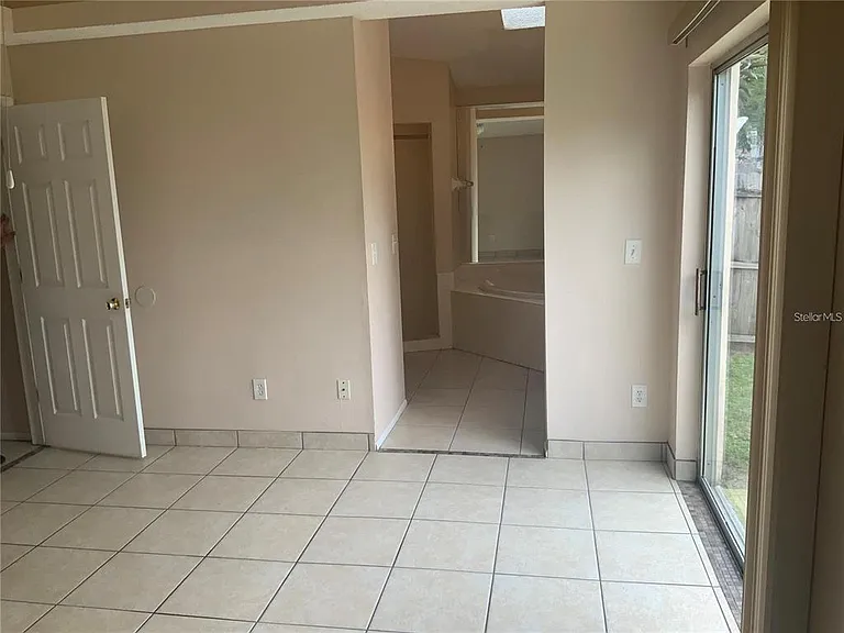 1705 Chatham Cir — Photo 9