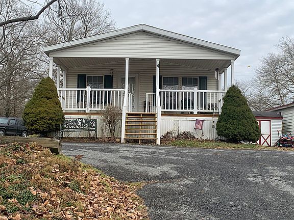 Exterior Image-1-Skyline Oxford Village