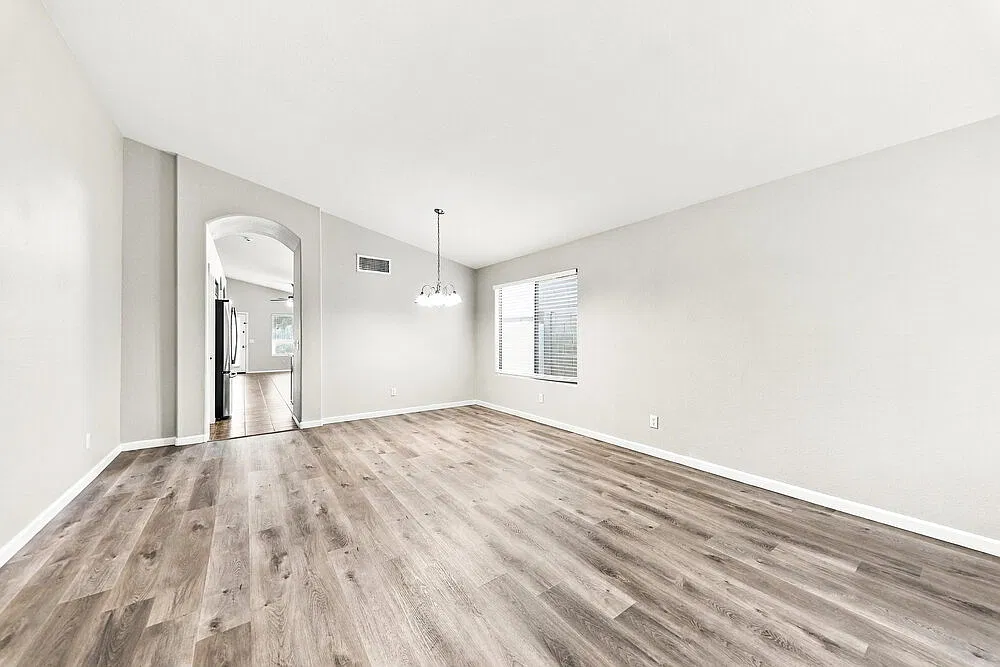 4 bed, 2.0 bath, 1782 sqft, $2,515 — Photo 4