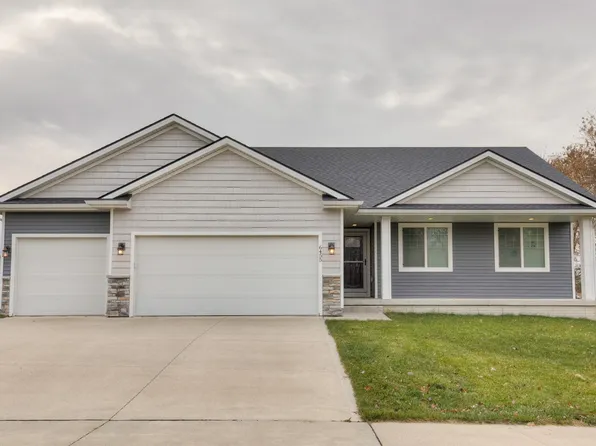 6455 Sunlight Dr, Pleasant Hill, IA 50327