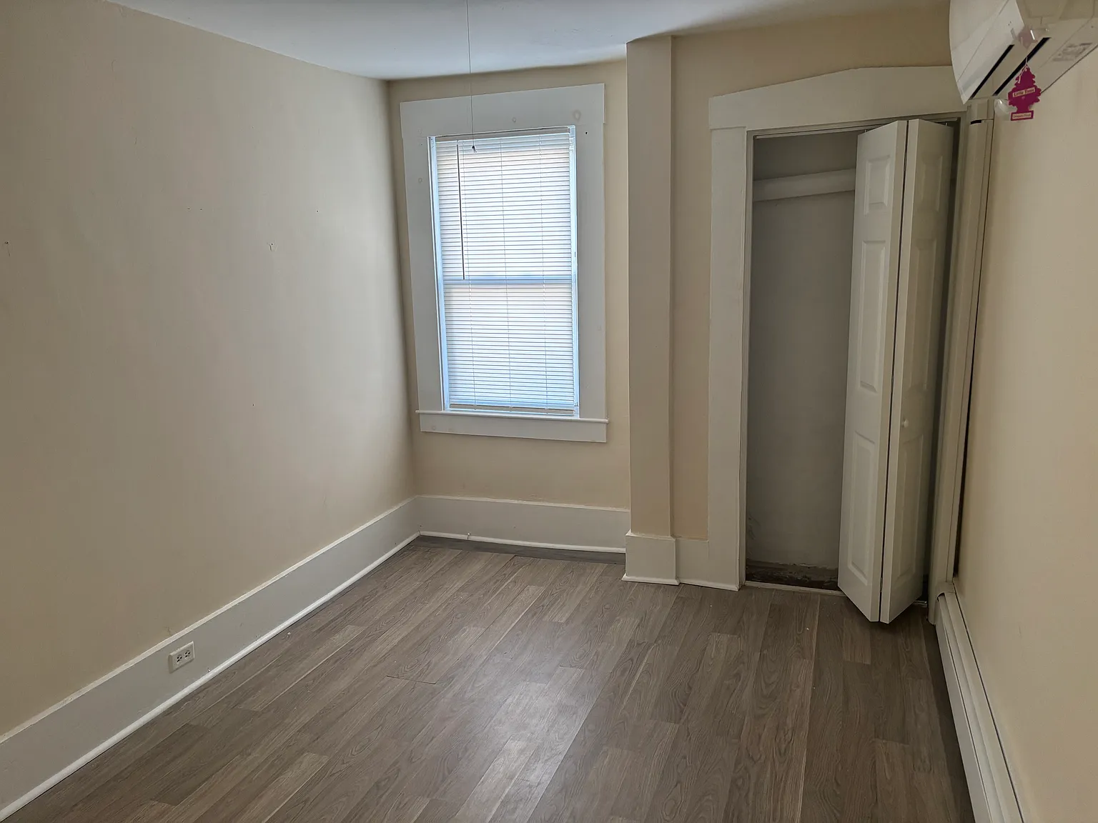 2 bed, 1000 sqft, $1,500 — Photo 3