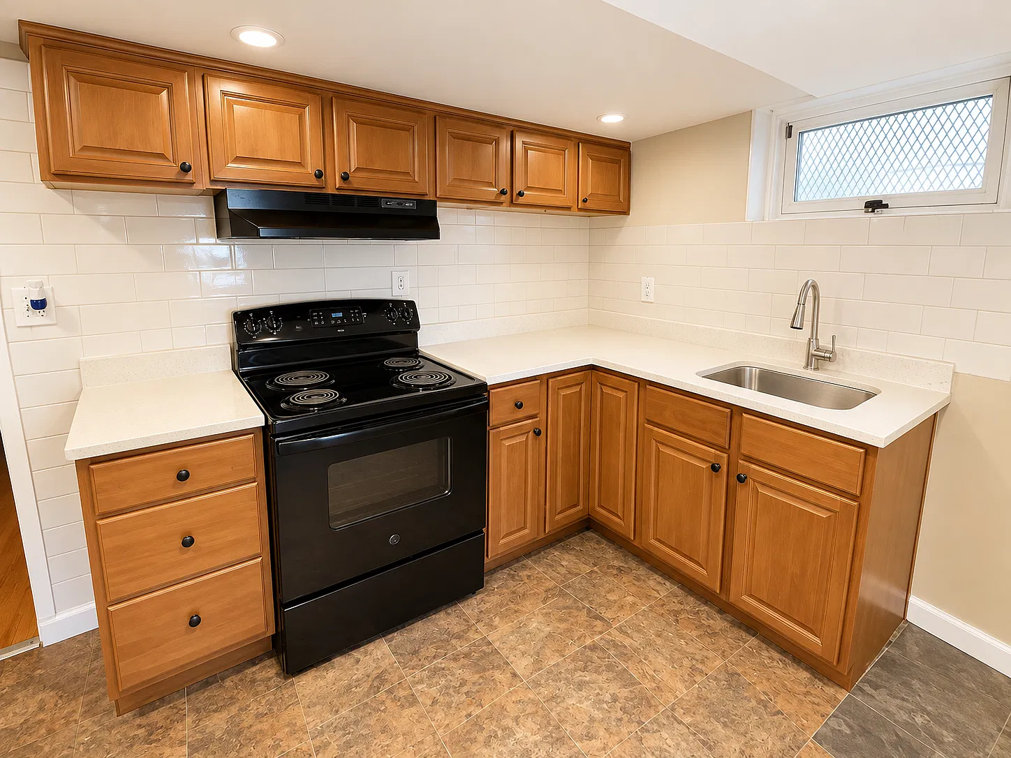 3 bed, 1200 sqft, $1,745 — Photo 2