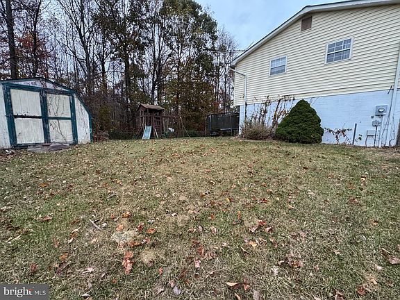 5th image of 29544 Arlington Ct