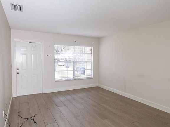 3rd image of 2111 Melady Ave #1