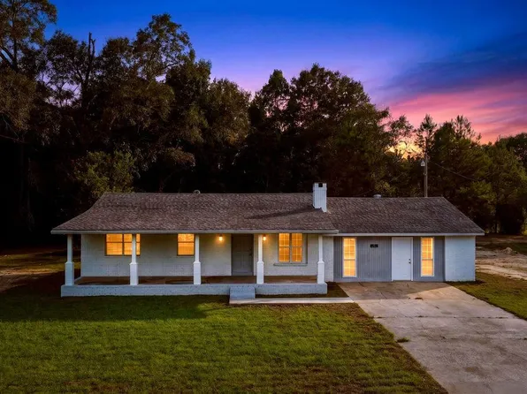 41 Dumas Bailey Rd, Picayune, MS 39466